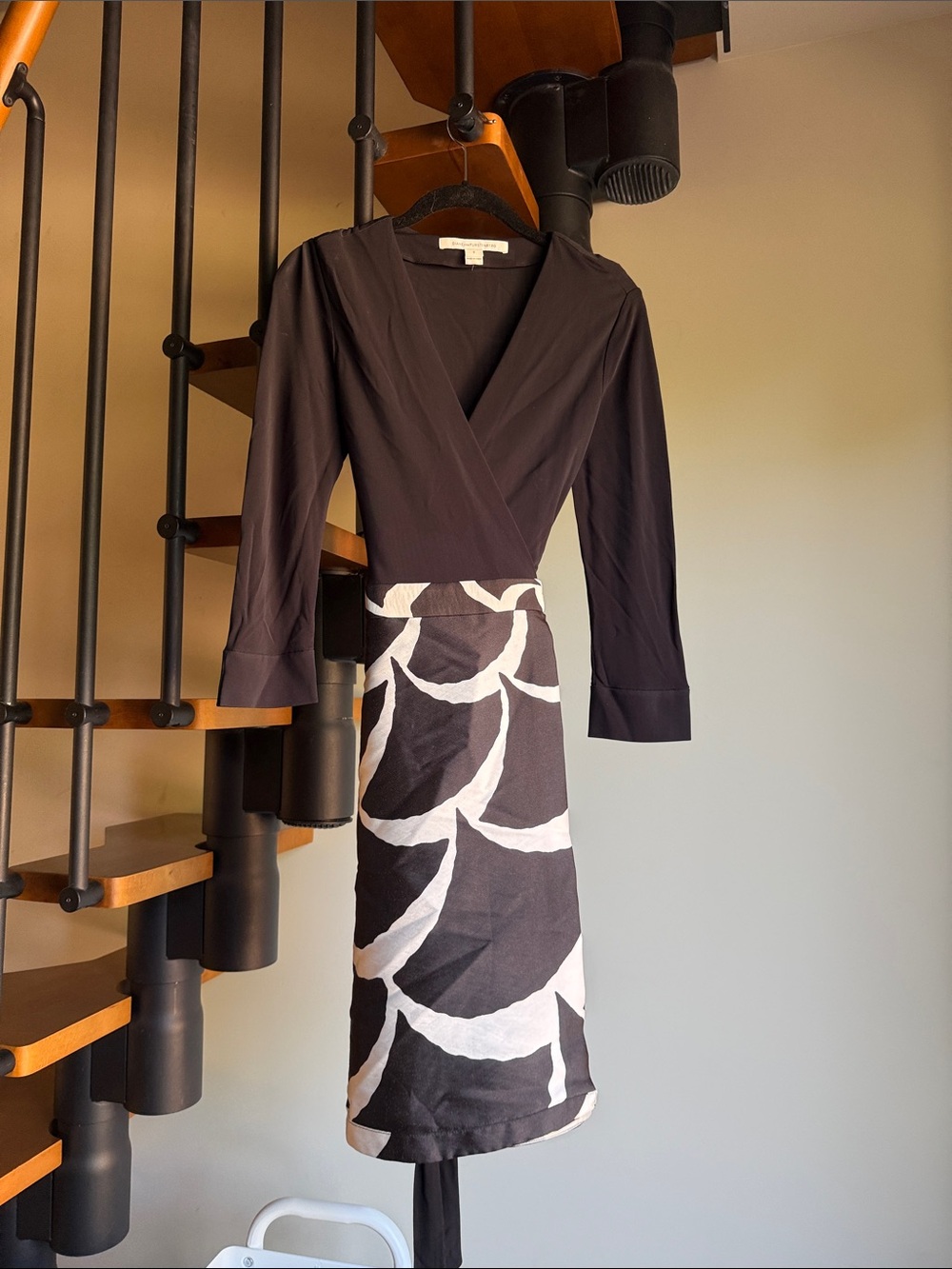 Diane Von Furstenberg wrap dress size 6